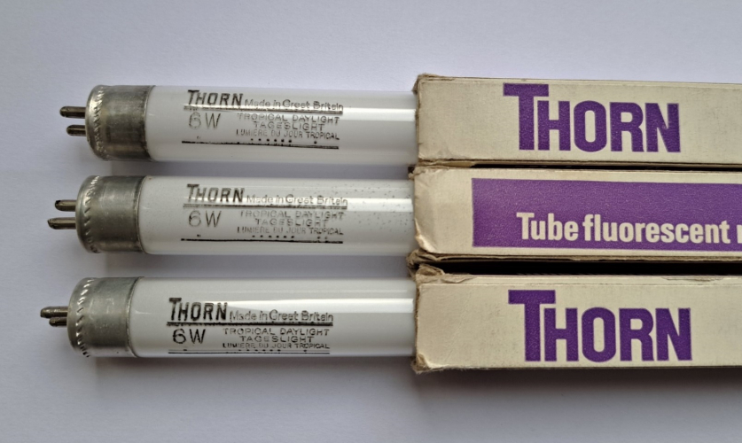 Thorn 6w tropical daylight T5 tubes
Some of my favourite finds from yesterday were these, which took me by surprise as I was expecting them to be plain old white. I'd love to light these but I do not yet have a 6w fitting.
