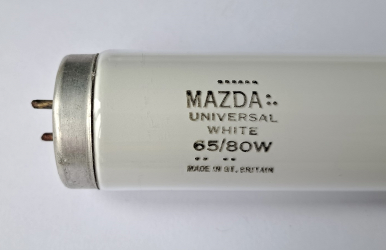 Mazda 65w universal white T12 tube
More from the NOS haul of gems yesterday. Sadly like with the Super Six there was another one of these there, with the end smashed.

