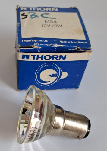 Thorn M54 12v 20w halogen display lamp
A cute little halogen lamp I'd been after for a while which I came across quite by chance in a local shop last week. These small lamps were intended for window displays, display cabinets, et cetera.
