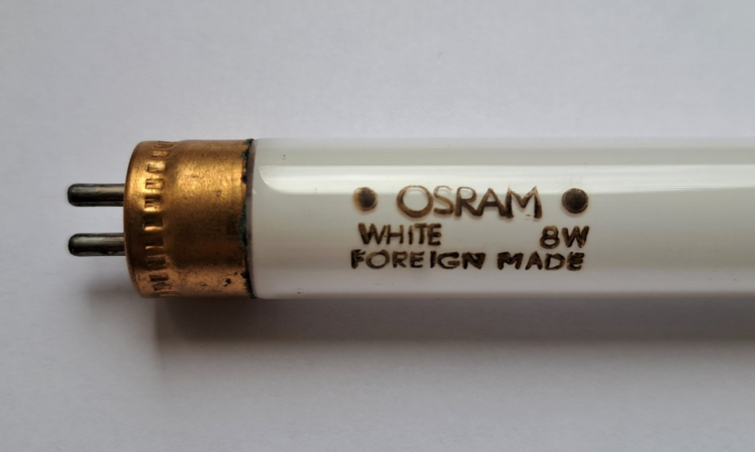 Osram 8w tube made by Philips
I recently picked up this lovely NOS tube off of Ebay, marked Osram it was obviously made for Osram-GEC by Philips in the Netherlands, hence the tell-tale brass end caps found on all Philips 8w tubes in the 1960's to 1970's.
