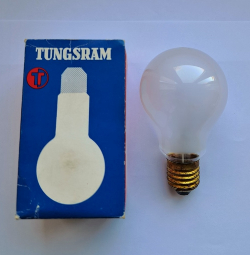 Tungsram pearl 150w short-necked GLS lamp
A slight oddity I found recently, an 150w Tungsram lamp with much shorter neck than usual.

