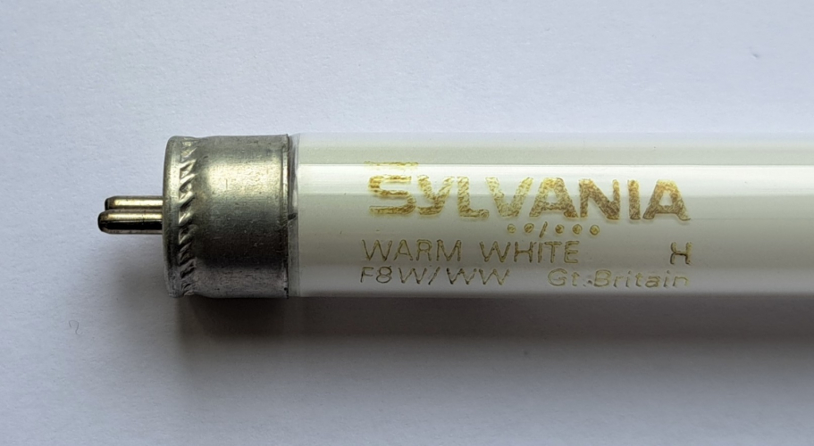 Vintage Sylvania 8w warm white tube
Besides some 8w Gro-Lux tubes sent to me by a collector, this is probably the oldest Shipley-made Sylvania T5 I've found out and about, and NOS no less. Does anyone know in which year this was made?
