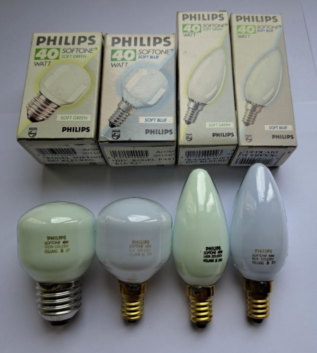 Some 40w Blue and Green Philips Softone lamps
Just when you thought it was over, yes, more Softones... This time a few variations I didn't yet have, particularly the "mini" variant in blue. These were all found a few days ago in Amsterdam.
