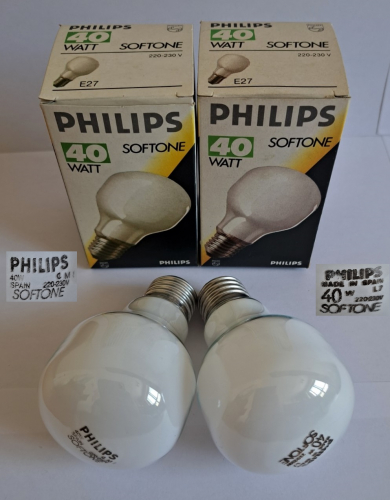Philips Softone 40w lamps made in Spain
These are fairly rare - the early version of the Softone, manufactured in Spain. Prior to finding these I only had a lone 25w version of this lamp. The Softone on the right is also the oldest example I have ever come across, I didn't know they were already being manufactured in 1987.
