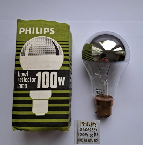 Philips 100w crown silver lamp with B22-3 base
Another interesting Ebay find which I believe was intended to be used in certain decorative fittings. Fairly rare nowadays!
