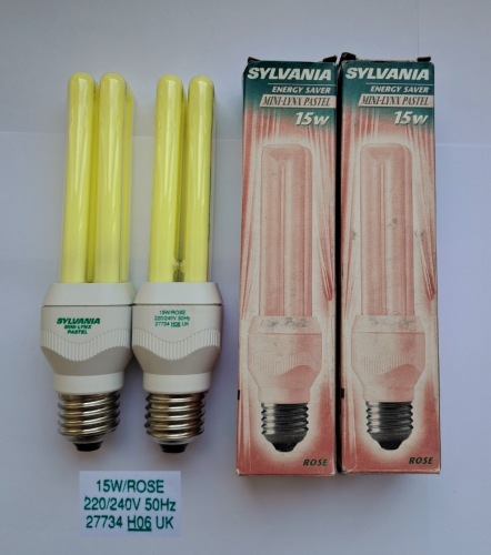 Sylvania Mini-Lynx 15w Rose CFL lamps
Recent Ebay finds. Prior to getting these two I already had a pair of 11w versions in Rose, and a pair of 15w Apricot versions. They are rather strange lamps, as both the Apricot and Rose lamps have the same yellowish tint when switched off, the differences only become apparent when the lamps are lit.
