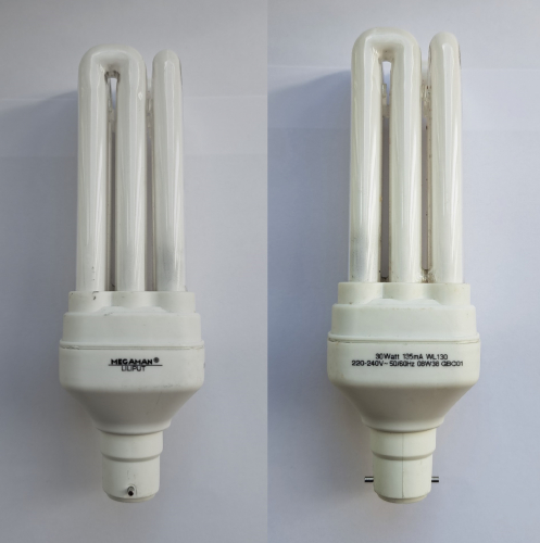 Megaman Liliput 30w CFL lamp
Despite its name, there doesn't seem to be anything very "Liliputian" about this! This lamp was found today in the lamp bin and appears to have had relatively little use. I'd imagine 30w was the highest wattage in the Liliput range?
