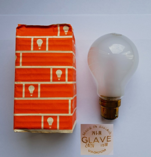 Glave 15w pearl filament lamp
Many thanks to Thomas (Beta 5) for this very interesting lamp! I have never heard of the brand "Glave" before, although this lamp definitely appears to have been produced by Omega/Thorn who used this red brick-style packaging in the 1970's. Edit: it's a GEC!
