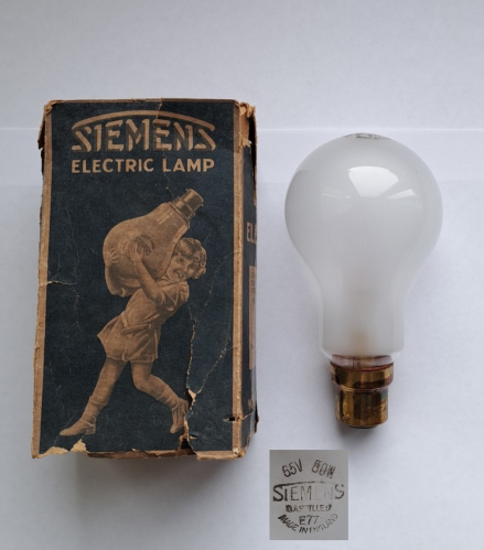Siemens 60w 65v pearl GLS lamp
A recent find off of Ebay - I love this lamp's very dated looking packaging, unfortunately the cardboard is beginning to crumble and disintegrate which is a pity! The lamp itself is of quite an odd voltage, and is possibly for use on trains (I have a few mushroom lamps made for use on trains also rated 65v).
