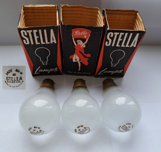 Stella 60w pearl GLS lamps
Some rather nice lamps that popped up on Ebay recently - I like the very old-fashioned packaging. Judging by the construction and etch of these lamps, they are Philips-made.
