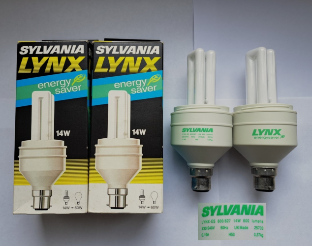 First-generation Sylvania Lynx 14w CFL lamps with magnetic ballasts
This initial iteration of the Lynx CFL was only made for a couple of years I believe, so it's nice to have finally gotten my hands on some.
