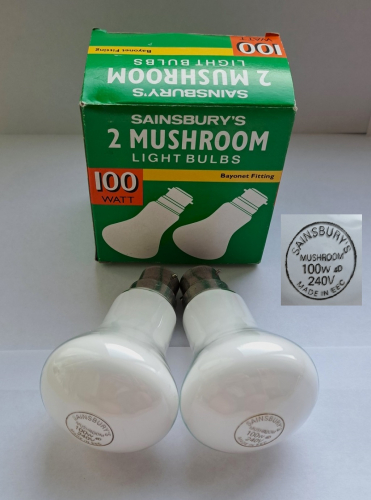 Sainsbury's (Philips) 100w mushroom lamps
Always nice to come across older supermarket-branded lamps like these, and even better when they still have their original packaging!
