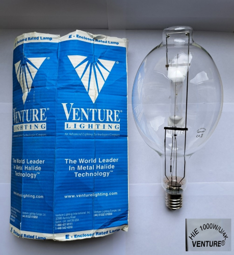 Venture 1000w clear BT metal halide lamp
I purchased this lamp the other day for a mere 10 pounds, NOS. Nice to finally have a lamp in this shape in my collection, probably the closest I'll find to an old BT American mercury lamp without having to resort to imports...
