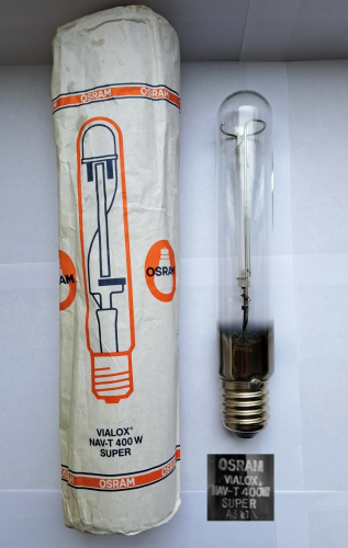 Osram Vialox NAV-T Super 400w SON-T lamp
A very nice (fairly) vintage example of a "Super" SON-T lamp, found on Ebay recently. The country of origin is not stated but I believe this came out of the Shaw plant. Does the "Super" designation refer to a longer lifespan?
