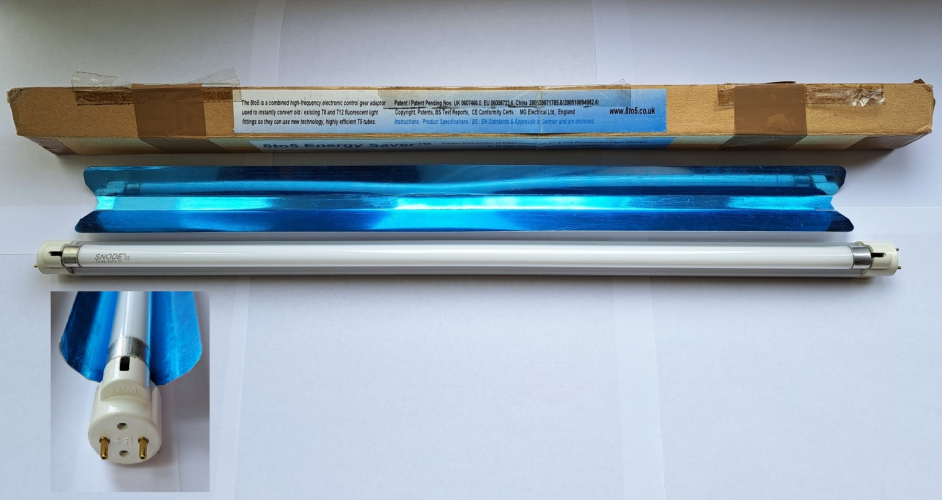 The "8 to 5" fluorescent retrofit kit
I'd been meaning to find one of these unusual failed experiments from the early 2010's for a while - such kits were marketed briefly during those years but sold poorly as they were fairly unattractive, a bit of a hassle to install and were usually of a poor quality... This is no exception. Surprisingly, there is still a London Underground station that has 1 or 2 of these kits in use - although the station name currently escapes me.
