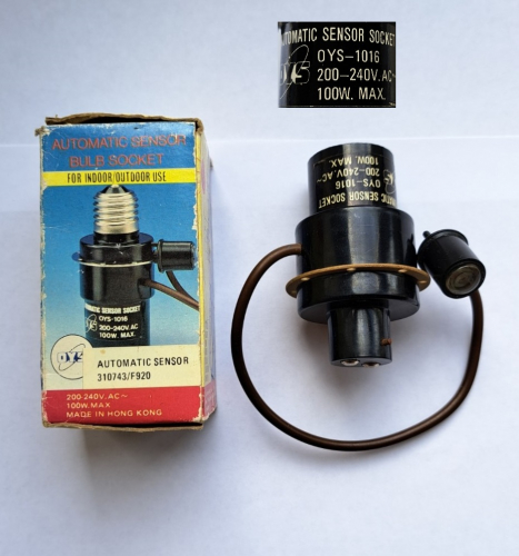 Unusual 1980's lamp adapter with inbuilt photocell
Here is a slight oddity I picked up on Ebay not long ago. Although lamp adapters with timers and photocells weren't uncommon in the 1990's and early 2000's, this earlier version features a photocell on the end of a long wire protruding out of the main section of the adapter!
