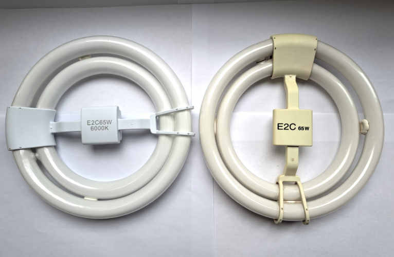Unusual "E2C" circular fluorescent lamps
Here are some unusual lamps I picked up recently on the internet - I had been searching for one of these particular lamps for a long time, after missing out on some years ago. These have a similar base to a 2D lamp.
