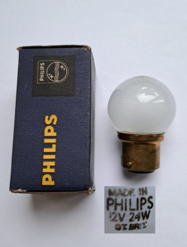 Philips 12v 24w lamp for bus interior lighting
A rather nice little lamp I found recently, a proper old-school bus lamp which used to be used on the likes of the Routemaster buses which used to be so ubiquitous in London.
