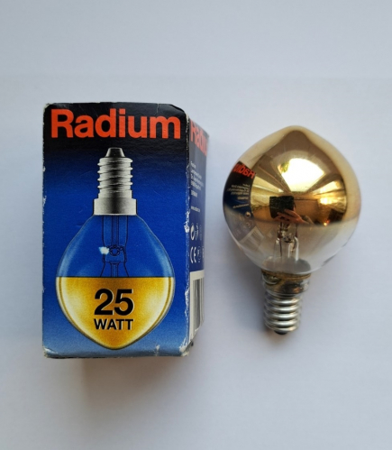 Radium (Osram) 25w Crown Gold lamp
A rather cute little lamp I found on Ebay recently, which happens to be a type I have been looking for for quite some time! These sorts of lamps are not uncommon in Crown Silver variants, but Crown Gold is considerably rarer.
