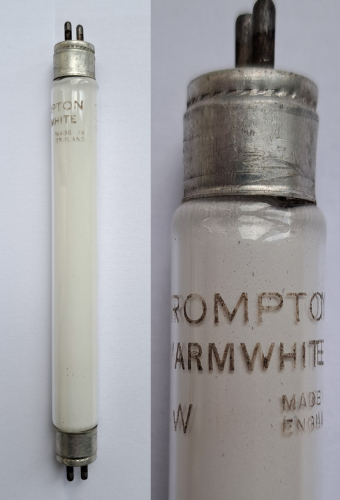 Crompton (Endura) 4w warm white fluorescent tube
An old 1960s/early 70s 4w tube manufactured by Endura for Crompton Lamps. The lamp appears to have minimal, if any, use at all.
