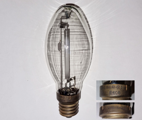 Engineering sample of the soviet HPS lamp DNaS 210
Unusual clear lamp (opposite to diffused lamp usually)
