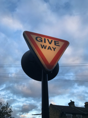 Simmonsigns Invinca (Give Way)

