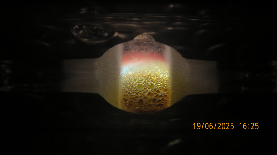 Aliexpress 70W 3000K double ended MH lamp arc
Same chemistry as my Sylvania HSI-TD 70W/WDL (Na-Sc), but the overall colour is slightly cooler. Have less halide dose, but still the arc is partially hidden.
