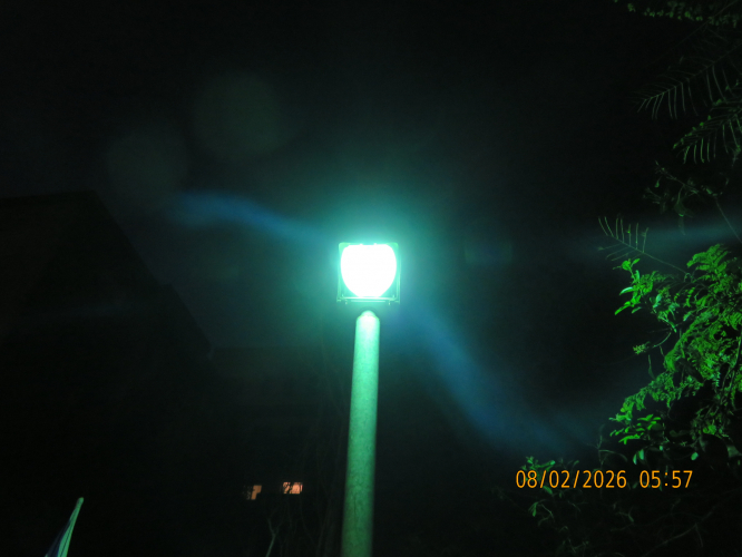 AEG Minikoffer with a diffused 125W MV lamp
[url=https://postimg.cc/Sn3ZkS3y][img]https://i.postimg.cc/Sn3ZkS3y/IMG-1093.jpg[/img][/url][url=https://postimg.cc/21MHrkMm][img]https://i.postimg.cc/21MHrkMm/IMG-1090.jpg[/img][/url]
It have exactly the same colour of clear mercury lamp, and its spectrum not reveals any phosphor emission.
