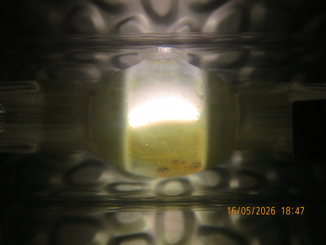 Better picture of the arc of my Osram HQI-TS 70W/WDL pre-Excellence
You can see that unlike FrontSideBus HQI-T 70W/WDL and Thorn-GE MBI-T Arcstream 150W, my plasma don't looks like an electric balls, but rather than a regular bowing upward arc, despite using the same Sn-In-Tl-Na halide chemistry as these lamps, and all of them are 3000K.
Why?
