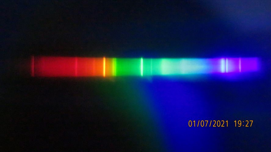 The spectrum of my 14000K 70W indium iodide lamp
The indium line is less wide than in my 8000K 70W lamp, but still self-absorbing. There is a small amount of sodium as an impurity from the quartz.
