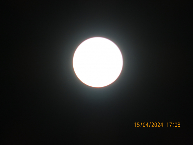 The sun as it seen from my ND1000 filter
[img]https://i.postimg.cc/mrkZZtZ8/IMG-8046.jpg[/img]
I see no sunspots on the sun.
