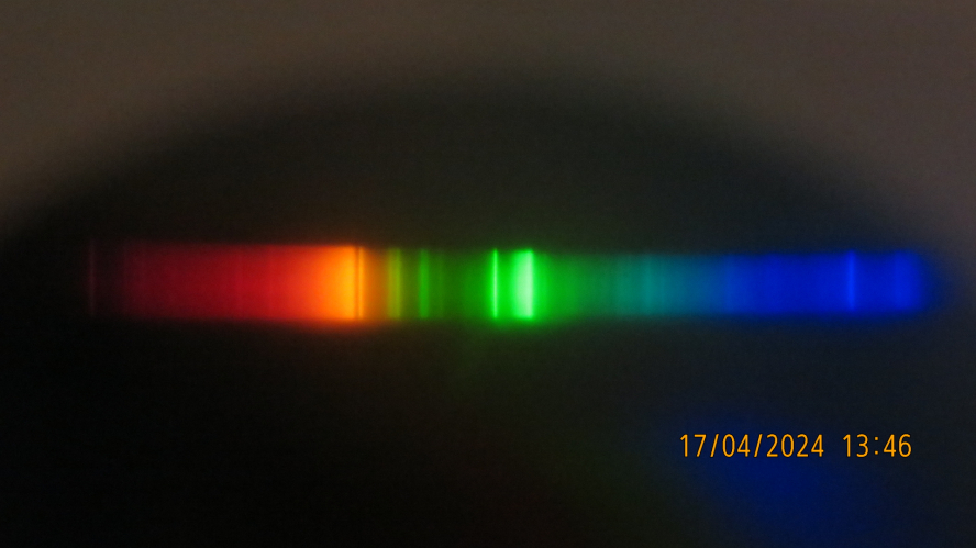 The spectrum of my Philips MHN-TD ESS 70W/730
[img]https://i.postimg.cc/yN8RgXYC/IMG-8077.jpg[/img]
Dysprosium-Thallium-Sodium and small amount of lithium as an impurity from the quartz.
