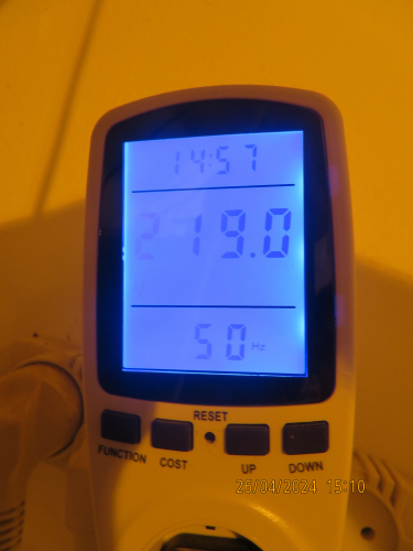Typical voltage at the two phases in my room at my hostel
[img]https://i.postimg.cc/FH3zfKJm/IMG-8136.jpg[/img]
This is the usual level of voltage in the two phases in my room at my hostel.
They are usually 220V +5% and -10%
