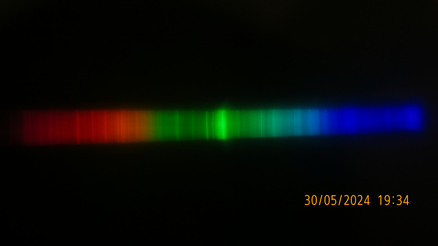 Spectrum of my EYE MTD70SDW-7S/3500K Ra96 MH lamp
[img]https://i.postimg.cc/mrttyq0X/IMG_8396.jpg[/img]
3500K with no sodium. The correct chemistry is probably Tl-Dy-Ne. The neodymium probably accounts for lowering the CCT of the lamp to 3500K.
