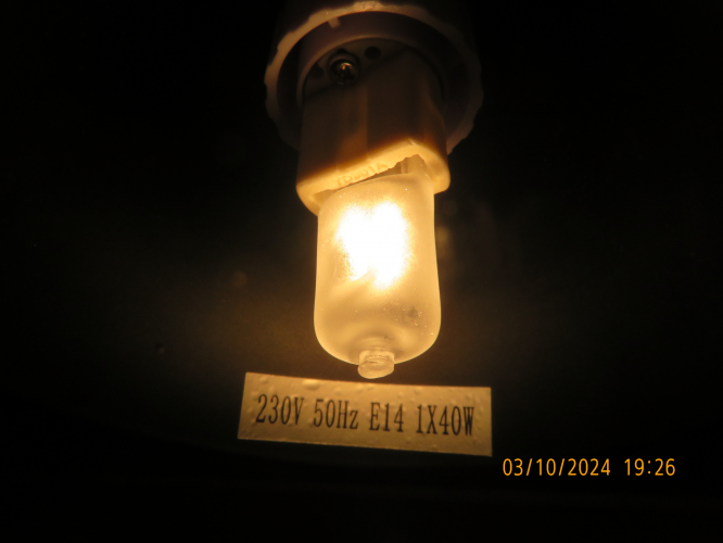 My Eurolux 25W G9 frosted halogen capsule lights up
[img]https://i.postimg.cc/sDQ0CgsQ/IMG-8874.jpg[/img]
It have the same color as my Philips golf-ball frosted 60W incandescent lamp.
