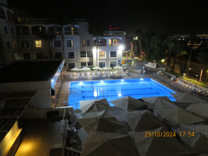 The lighting of the swimming pool of Astral Nirvana Club
100% LED.
Also: The two left LED floodlights are turned on 24/7.
