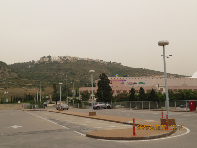 Siemens & Halske Sistellar Mini at Azrieli Haifa mall
All have 3 125W MV lamps, but most of the lamps are EOL.
[url=https://postimg.cc/sMWqSdkd][img]https://i.postimg.cc/sMWqSdkd/IMG_9817.jpg[/img][/url]
