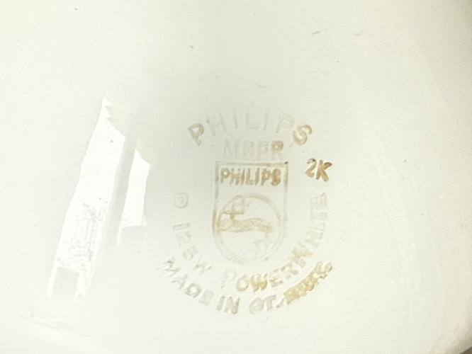 PHILIPS PowerWhite MBFR 125W etch
As request by Dez, here is the etch of the British Made Philips MBFR125W lamp. I think it may be a good idea to bring it to the June meet and examine it together...
