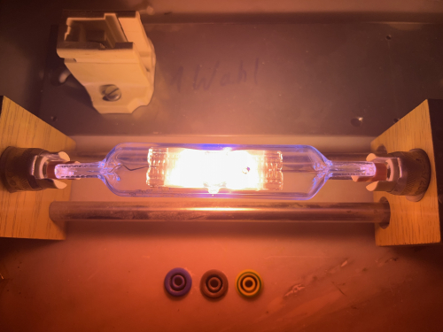 blv 150W Orange quartz metal halide lamp
the colour is much more peach then orange…
