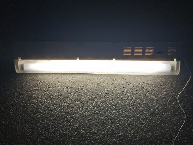 Lights of America T8 Fluorescent Fixture (Powered On)
ditto but powered on
