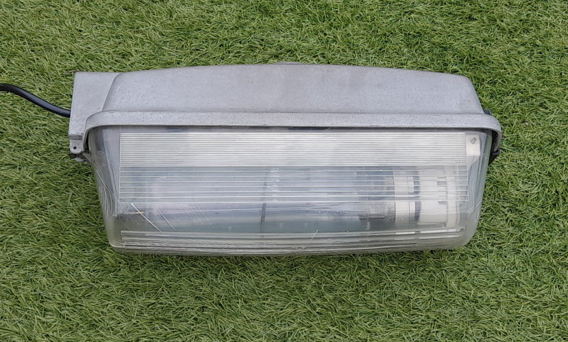 Thorn Beta 5
Thorn Beta 5 residential street lantern.
