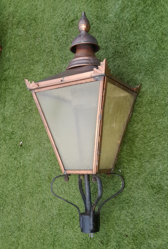 DW.Windsor Windsor
DW.Windsor 'Windsor' heritage street lantern.
