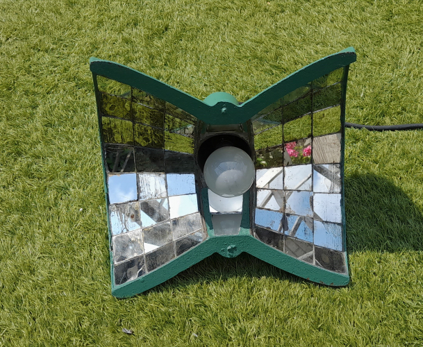 ESLA
ESLA Bi-multi 175 degree residential street lantern.
