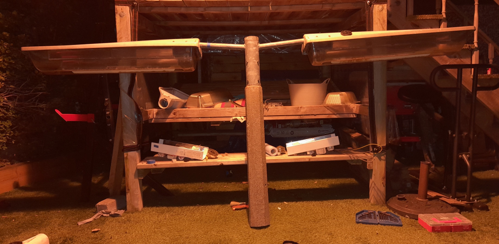 Experimenting with the twin arm
Once I got the Industiras off the twin bracket, I decided to have a bit of fun, and got out one of my Stanton 10 series concrete column tops; making a decent sized mini column for some quick displays of lanterns.
Twin Hyperion Bs
