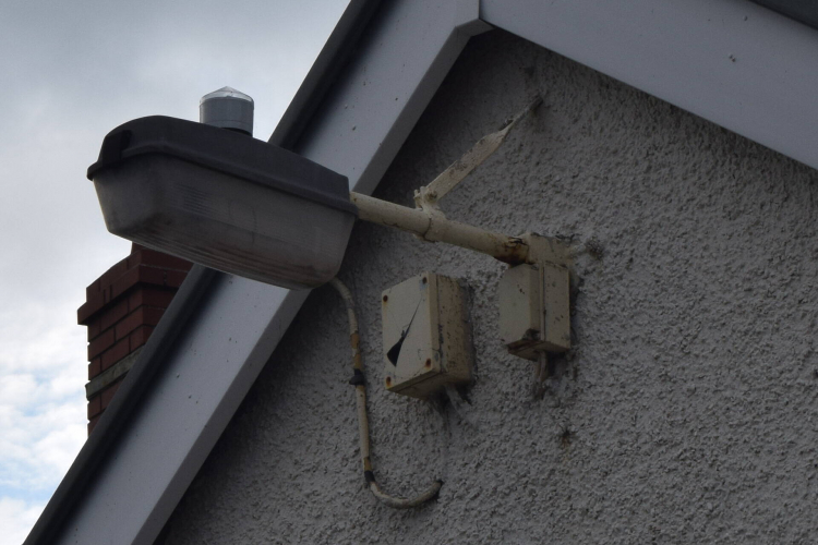Thorn Beta 5
Fomd memories of this one down Amroth beach. Sadly replaced with a E950 now. The bracket looks a bit past it, but was reused. 
