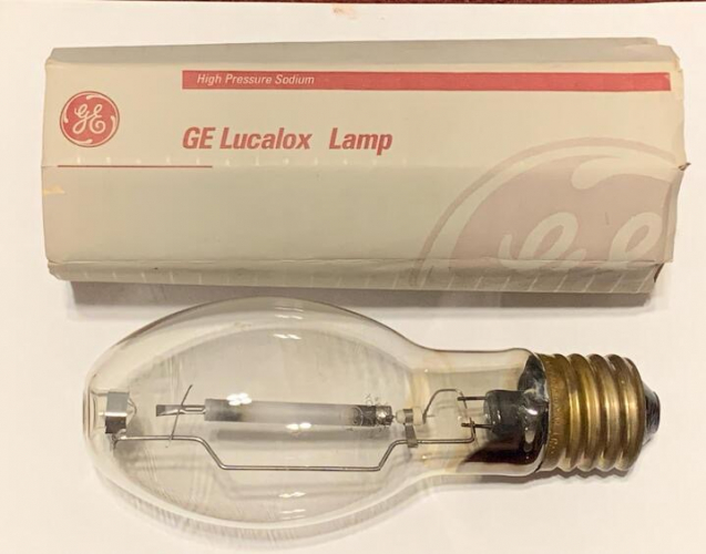 GE Lucalox 150W HPS
Purchased from another collector in 2022.
Keywords: High Pressure Sodium